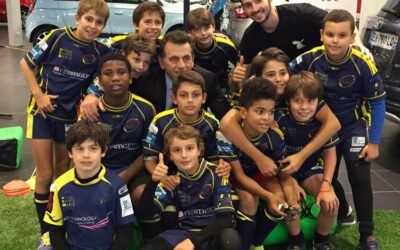 De jeunes rugbymen chez Renault